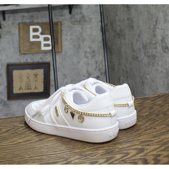 Guess Womens Charm Chain Naoko Sneaker GWNAOKO3 White 9M - Picture 2 of 12